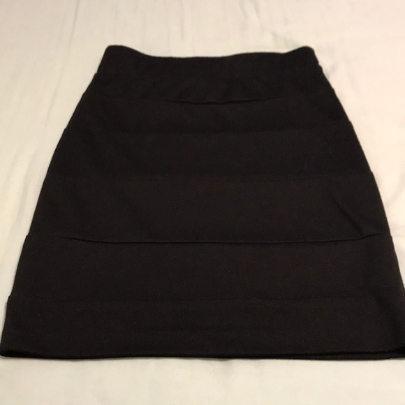 Black skirt - Picture 2 of 2